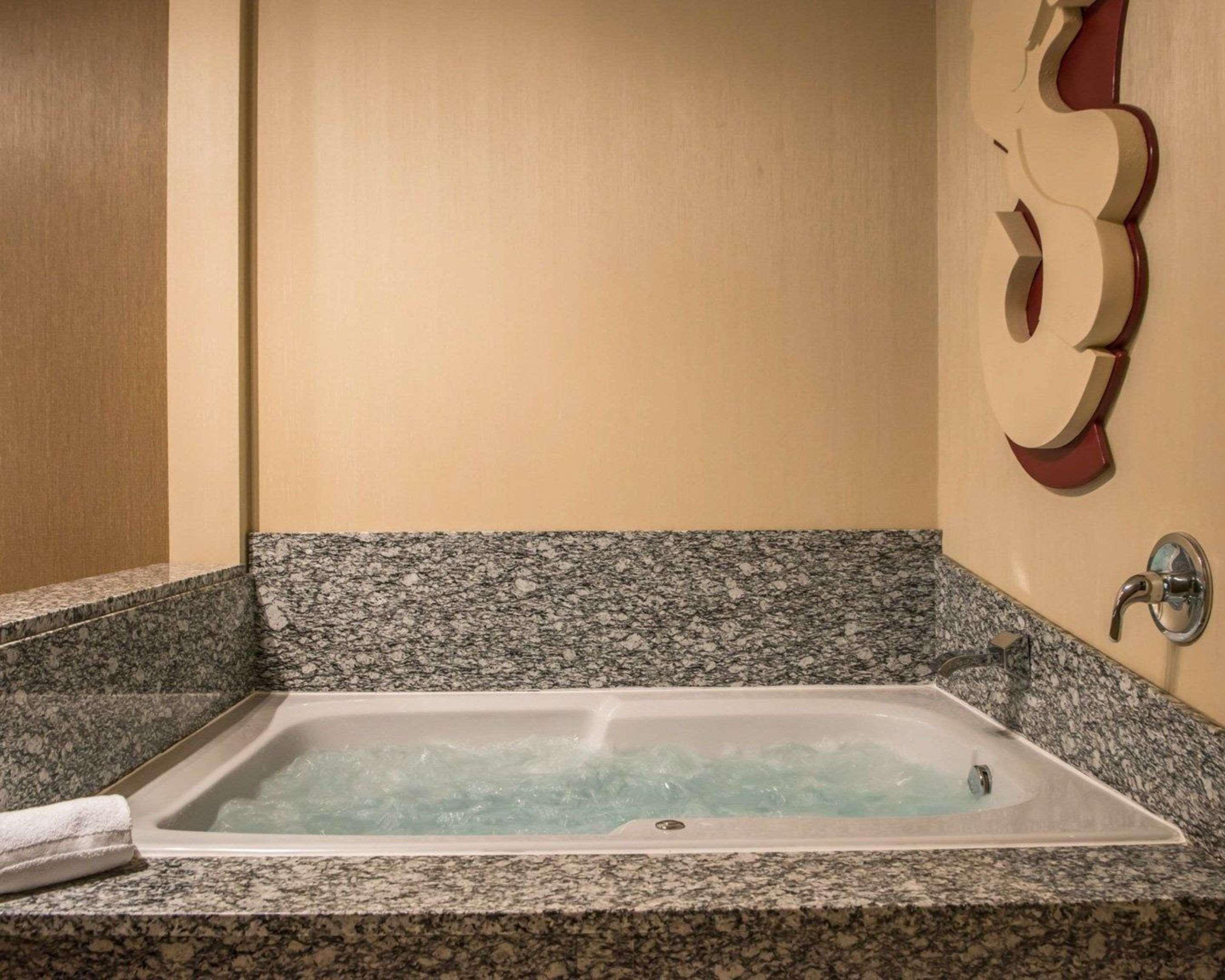 Comfort Suites Monroeville Exteriér fotografie